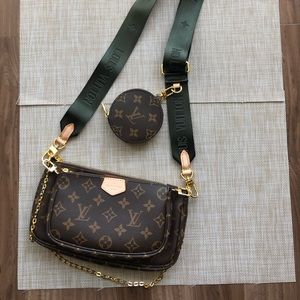 Louis Vuitton Multi Pochette Accesoires Bag